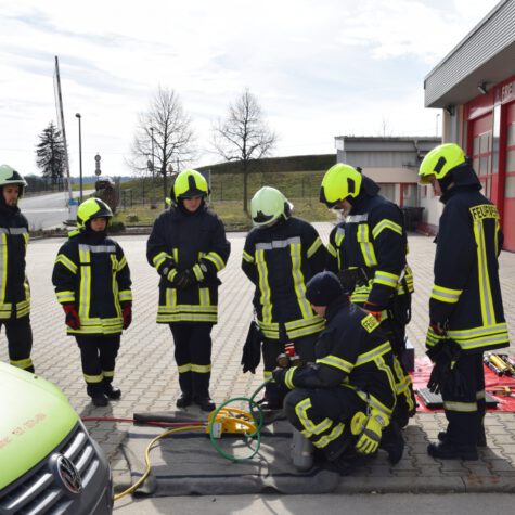 2023-04-01-Truppmann Teil 1 Lehrgang abgeschlossen_11