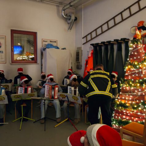 Musikschule zu Besuch bei der Feuerwehr in Hauswalde